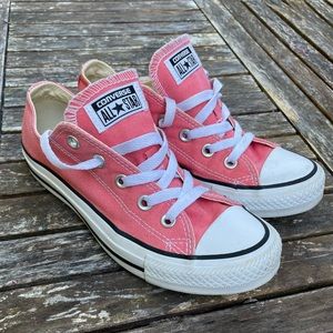 Converse women’s size 6